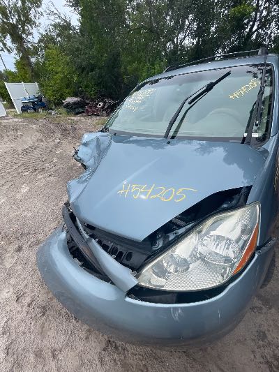 2006 Toyota Sienna Location - Imports - Row 11 - Stock # H54205