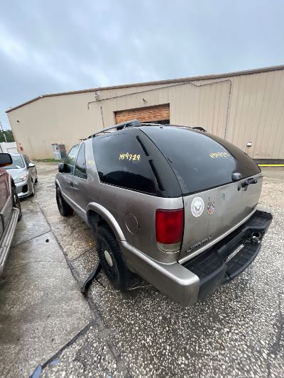 2001 GMC Jimmy Location - GM - Row 32 - Stock # H54329