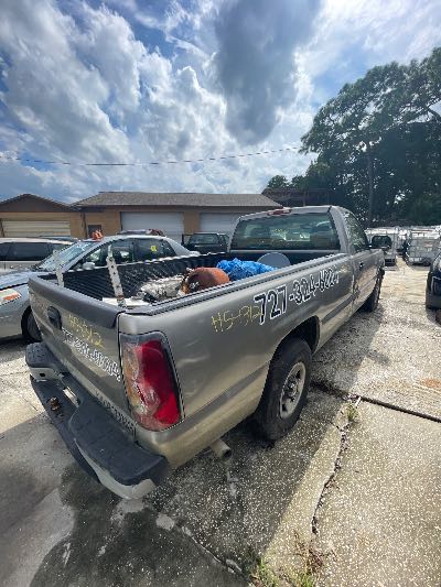 2003 Chevrolet Silverado 1500 Location - Large Trucks & Vans - Row 14 - Stock # H54312