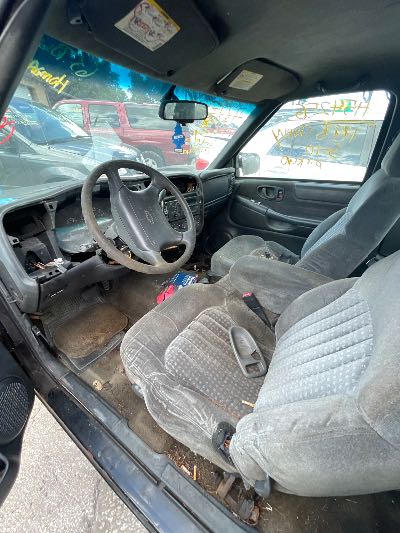 1998 Chevrolet S10 Pickup Location - GM - Row 32 - Stock # H54256