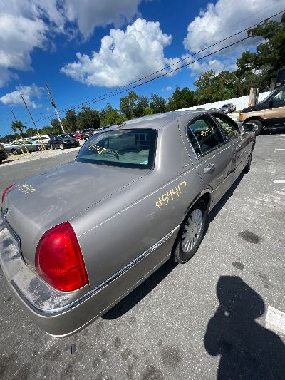 2003 Lincoln Town Car Location - Ford - Row 26 - Stock # H54417