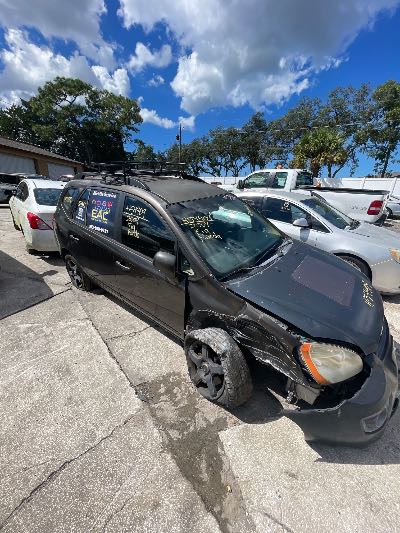 2009 Kia Rondo Location - Imports - Row 17 - Stock # H54409