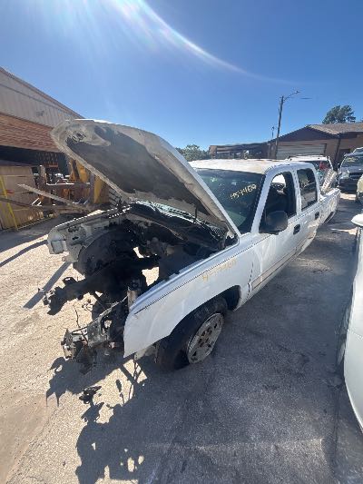 2005 Chevrolet Silverado Location - Large Trucks & Vans - Row 16 - Stock # H54460