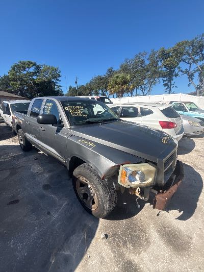 2006 Dodge Dakota Location - Large Trucks & Vans - Row 17 - Stock # H54494