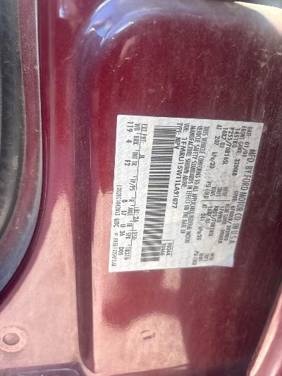 2001 Ford Expedition Location - Large Trucks & Vans - Row 16 - Stock # H54495