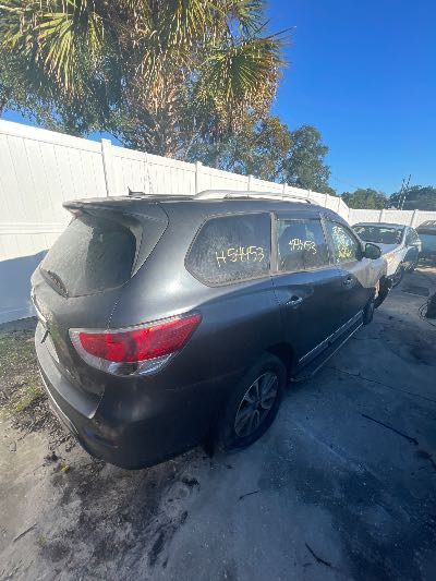 2013 Nissan Pathfinder Location - Imports - Row 20 - Stock # H54453