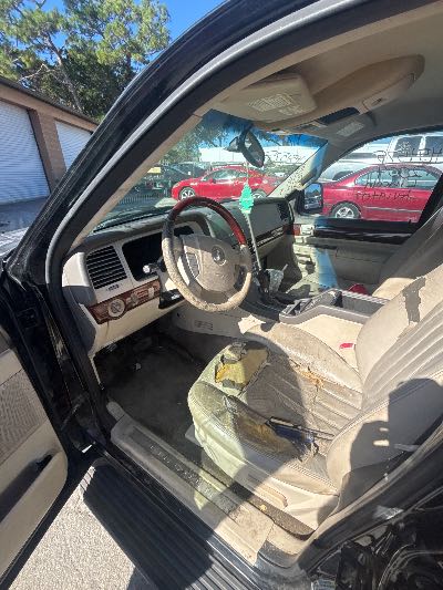 2004 Lincoln Aviator Location - Large Trucks & Vans - Row 18 - Stock # H54575