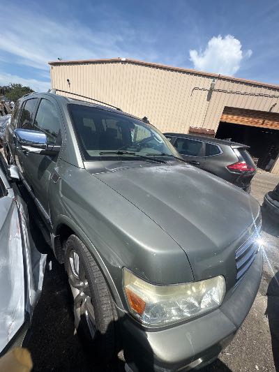 2004 Infiniti QX56 Location - Large Trucks & Vans - Row 14 - Stock # H48463