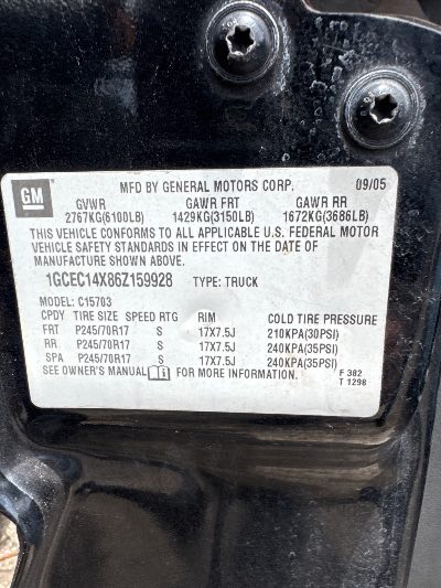 2006 Chevrolet Silverado 1500 Location - Large Trucks & Vans - Row 20 - Stock # H48586