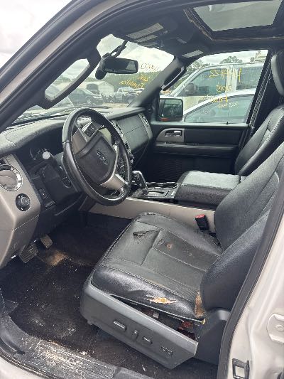 2015 Ford Expedition Location - Large Trucks & Vans - Row 26 - Stock # H49122