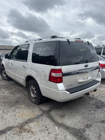 2015 Ford Expedition Location - Large Trucks & Vans - Row 26 - Stock # H49122