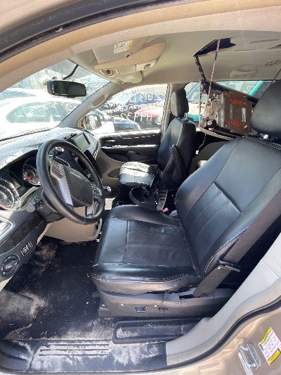 2013 Chrysler Town & Country Location - Chrysler - Row 39 - Stock # H49325