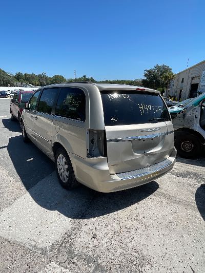 2013 Chrysler Town & Country Location - Chrysler - Row 39 - Stock # H49325