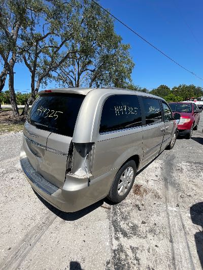 2013 Chrysler Town & Country Location - Chrysler - Row 39 - Stock # H49325