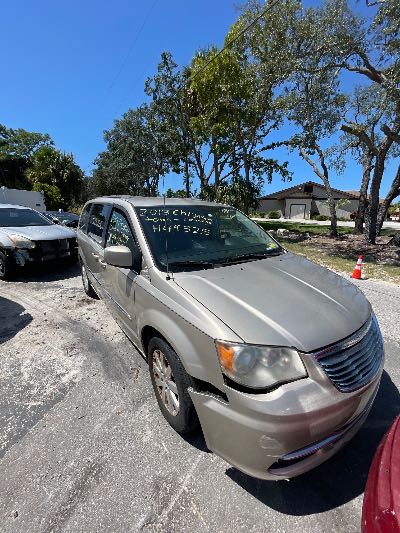 2013 Chrysler Town & Country Location - Chrysler - Row 39 - Stock # H49325