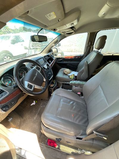 2014 Chrysler Town & Country Location - Chrysler - Row 38 - Stock # H49331