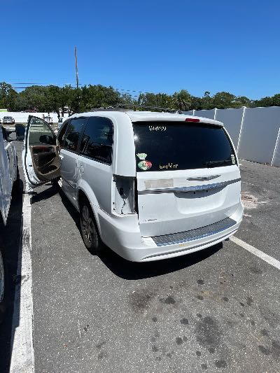 2014 Chrysler Town & Country Location - Chrysler - Row 38 - Stock # H49331