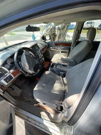 2009 Chrysler Town & Country Location - Chrysler - Row 38 - Stock # H49330