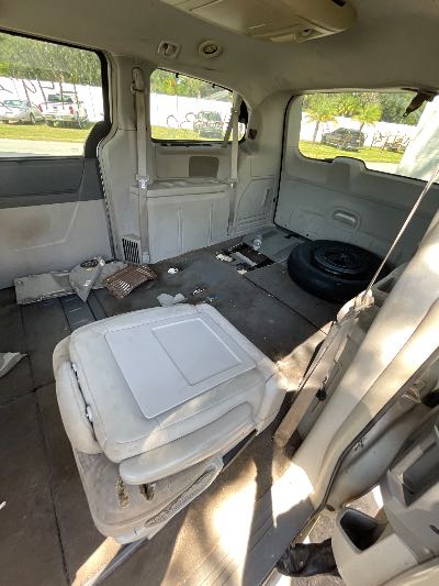 2009 Chrysler Town & Country Location - Chrysler - Row 38 - Stock # H49330