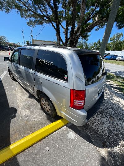 2009 Chrysler Town & Country Location - Chrysler - Row 38 - Stock # H49330