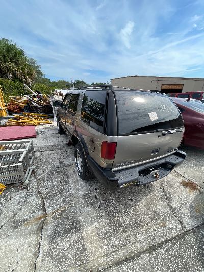 2000 Chevrolet Blazer Location - GM - Row 40 - Stock # H49342