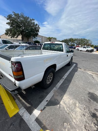 2005 GMC Sierra 1500 Location - Large Trucks & Vans - Row 27 - Stock # H49345