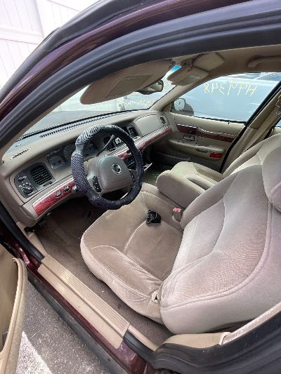 2001 Mercury Grand Marquis Location - Ford - Row 32 - Stock # H49348