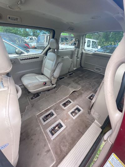 2003 Ford Windstar Location - Ford - Row 26 - Stock # H48518