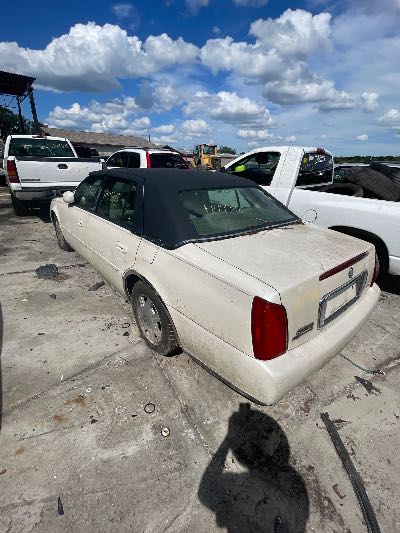 2001 Cadillac Deville Location - GM - Row 39 - Stock # H49318