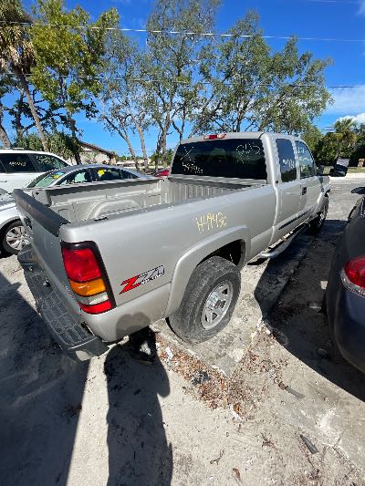 2007 GMC Sierra Classic 1500 Location - Large Trucks & Vans - Row 29 - Stock # H49430