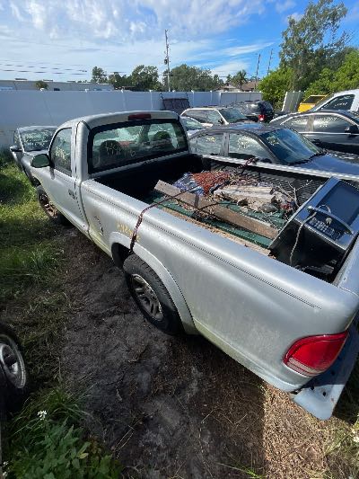 2003 Dodge Dakota Location - Large Trucks & Vans - Row 49 - Stock # H48990