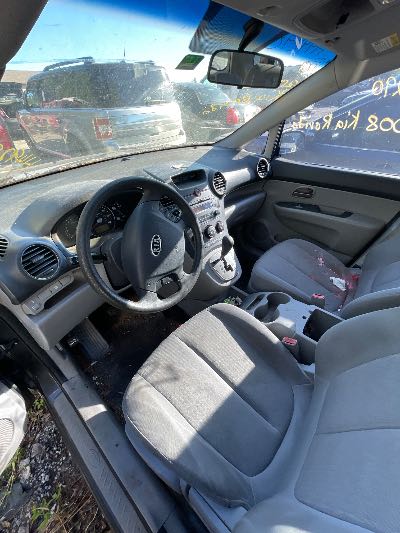 2008 Kia Rondo Location - Imports - Row 1 - Stock # H49290