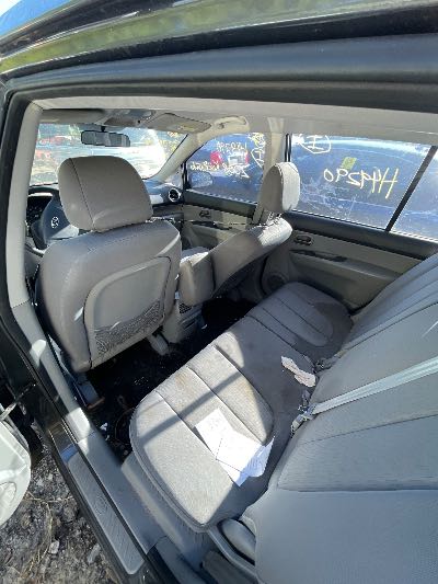 2008 Kia Rondo Location - Imports - Row 1 - Stock # H49290