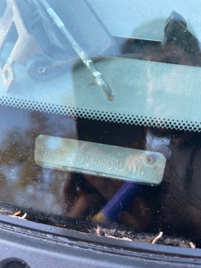 2004 Ford F-350 SD Location - Large Trucks & Vans - Row 29 - Stock # H49446