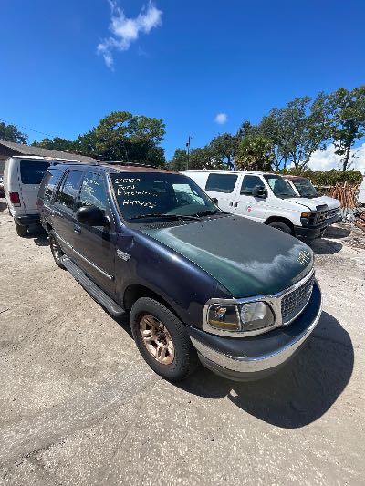 2000 Ford Expedition Location - Large Trucks & Vans - Row 31 - Stock # H49462