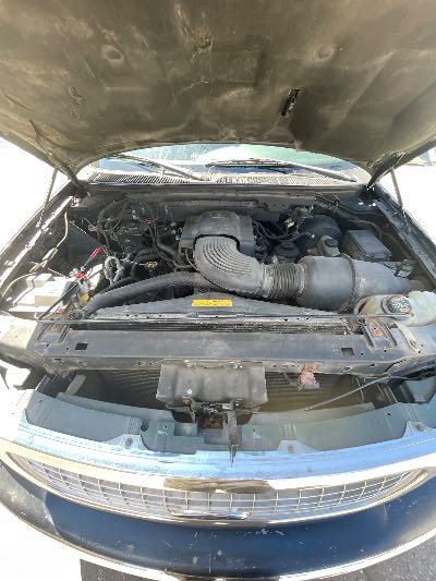 2000 Ford Expedition Location - Large Trucks & Vans - Row 31 - Stock # H49462