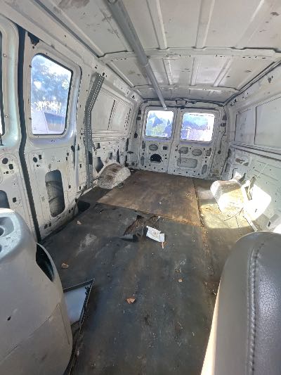 2001 Ford Econoline Location - Large Trucks & Vans - Row 28 - Stock # H49463