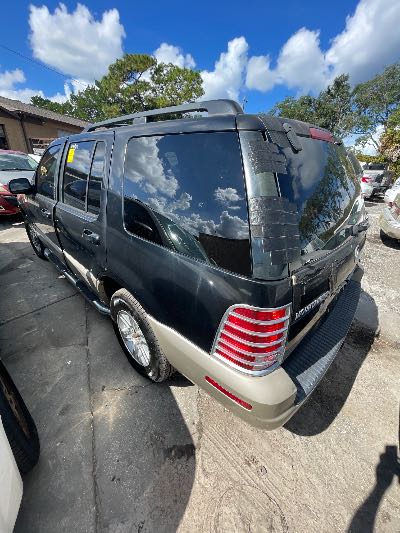 2004 Mercury Mountaineer Location - Ford - Row 34 - Stock # H49490