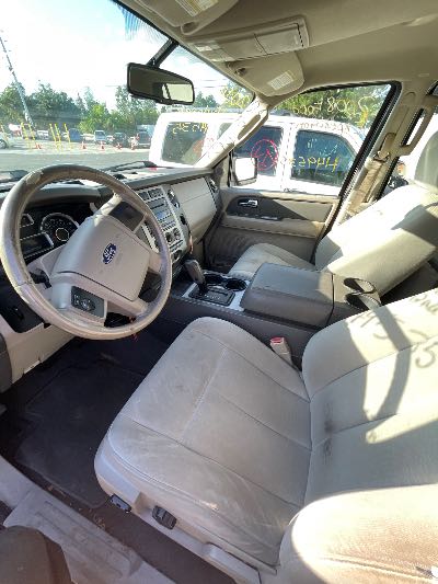 2008 Ford Expedition Location - Large Trucks & Vans - Row 29 - Stock # H49535