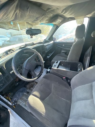 2006 Chevrolet Silverado 1500 Location - Large Trucks & Vans - Row 30 - Stock # H49523