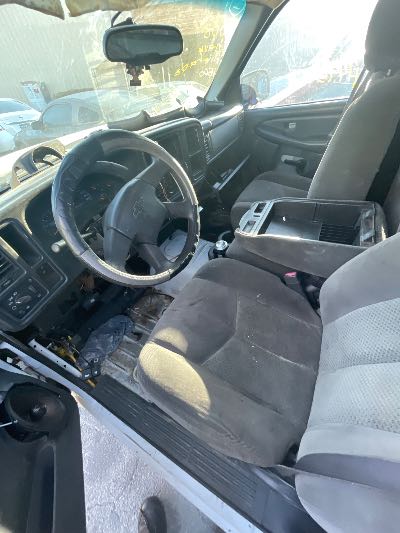 2006 Chevrolet Silverado 1500 Location - Large Trucks & Vans - Row 30 - Stock # H49523