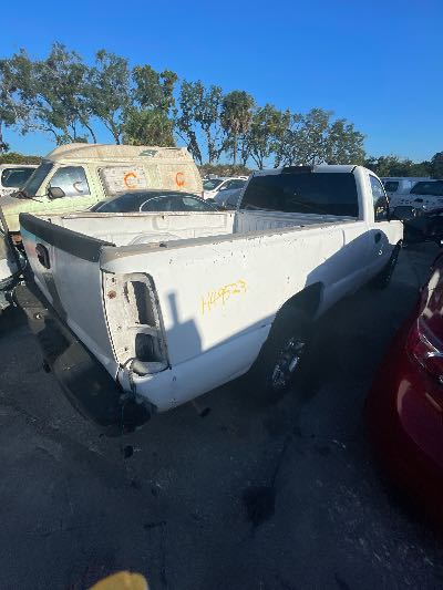 2006 Chevrolet Silverado 1500 Location - Large Trucks & Vans - Row 30 - Stock # H49523