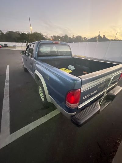 2004 Dodge Dakota Location - Large Trucks & Vans - Row 32 - Stock # H49589