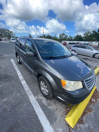 2010 Chrysler Town & Country Location - Chrysler - Row 40 - Stock # H49608