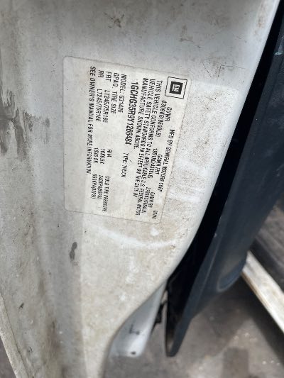 2000 Chevrolet Express Location - Large Trucks & Vans - Row 33 - Stock # H49614