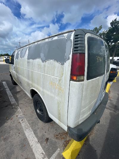 2000 Chevrolet Express Location - Large Trucks & Vans - Row 33 - Stock # H49614
