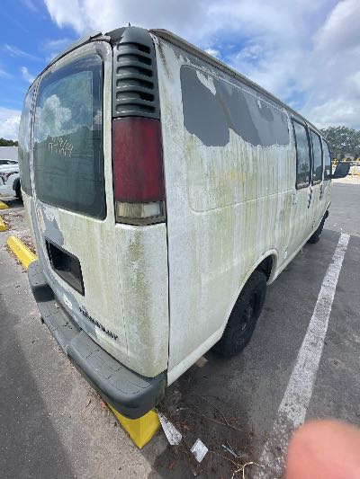 2000 Chevrolet Express Location - Large Trucks & Vans - Row 33 - Stock # H49614