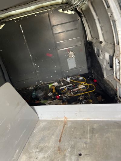 2007 Chevrolet Express Location - Large Trucks & Vans - Row 33 - Stock # H49611