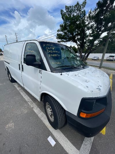 2007 Chevrolet Express Location - Large Trucks & Vans - Row 33 - Stock # H49611