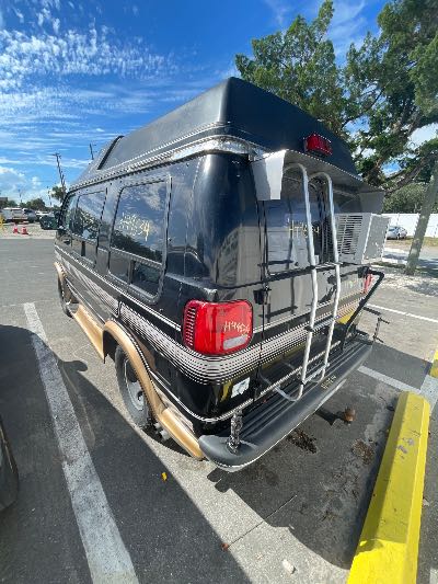 1995 Dodge Ram Van Location - Large Trucks & Vans - Row 17 - Stock # H49634